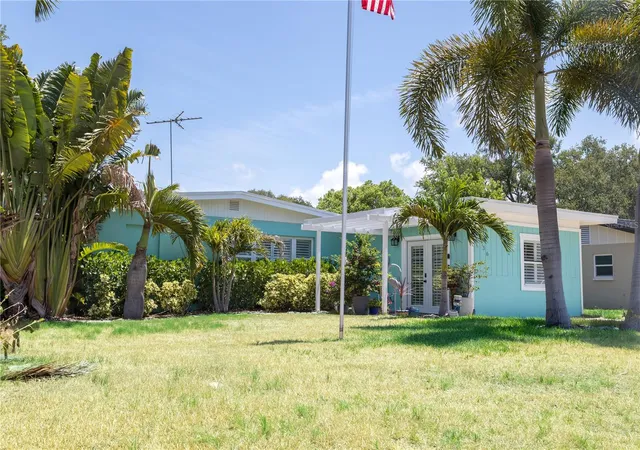 2nd image of 136 Maryland Ave, Palm Harbor, FL 34683 | MLS# W7886856