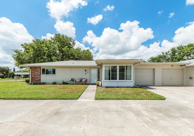 3rd image of 1009 Queen Anne Dr #B, Palm Harbor, FL 34684 | MLS# TB8520737