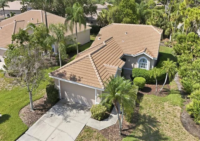 Photo 2 of Single family home for sale at 9402 Forest Hills Cir, Sarasota, FL 34238 | MLS# A4697494 | Listing updated on 2026-10-04