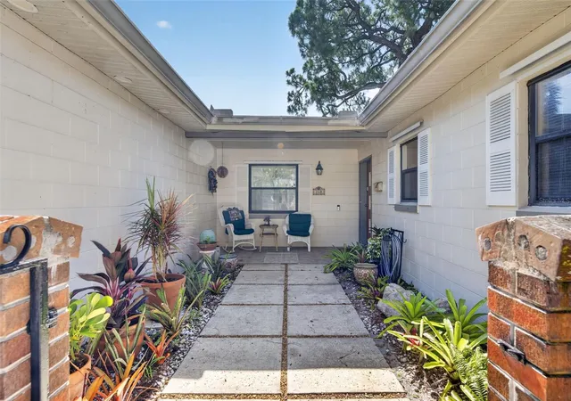 Homes for sale in Merritt Island, FL | 260 E Lauren Ct, Merritt Island, FL 32952 | MLS# O6418072
