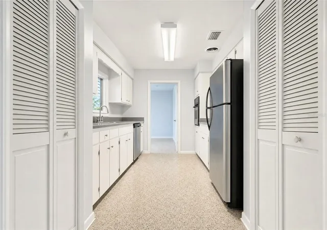 Photo 3 of Single family home for sale at 611 Ridgefield Ave, Ocoee, FL 34761 | MLS# O6418073 | Listing updated on 2026-08-06