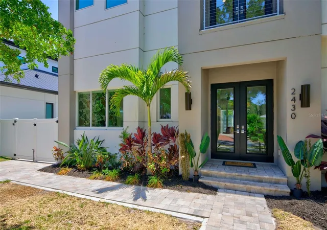 Photo 3 of Single family home for sale at 2430 Floyd St, Sarasota, FL 34239 | MLS# A4697497 | Listing updated on 2026-09-17