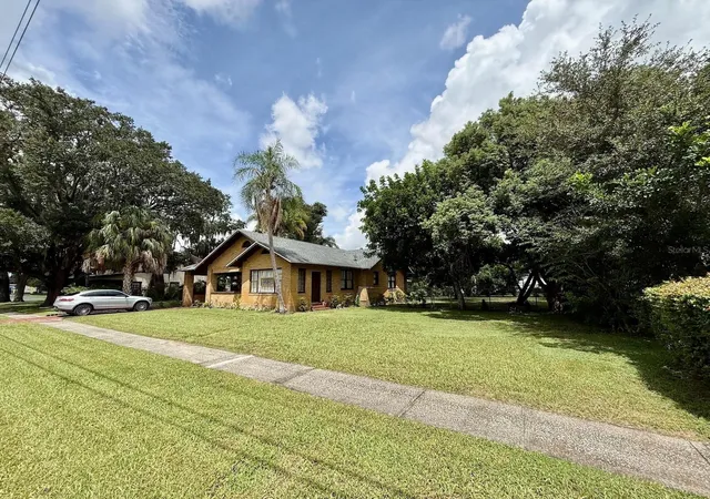 Photo 3 of Single family home for sale at 1410 Elgin St, Lakeland, FL 33801 | MLS# OM726930 | Listing updated on 2026-09-20