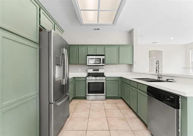 3rd image of 315 Suncrest Ct, Oviedo, FL 32765 | MLS# O6418092