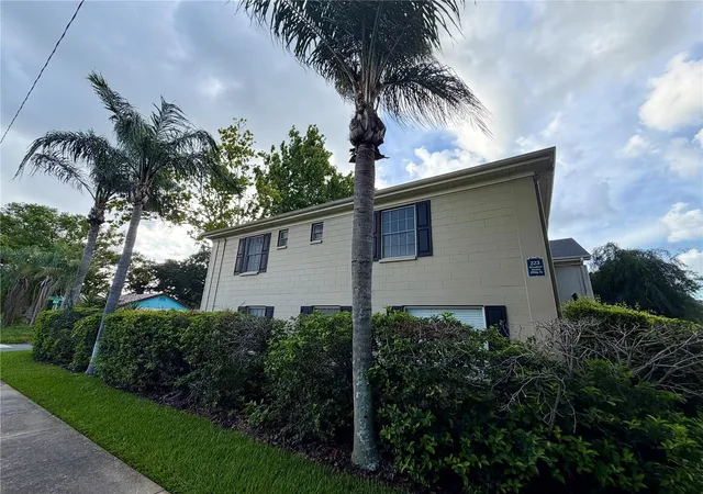 3rd image of 223 Windsor St, Lakeland, FL 33803