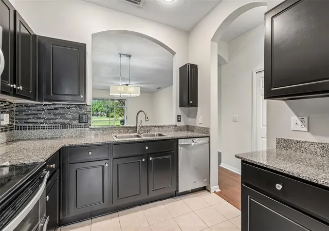Photo 4 of Townhouse for sale at 18107 Nassau Point Dr, Tampa, FL 33647 | MLS# TB8520809 | Listing updated on 2026-08-30