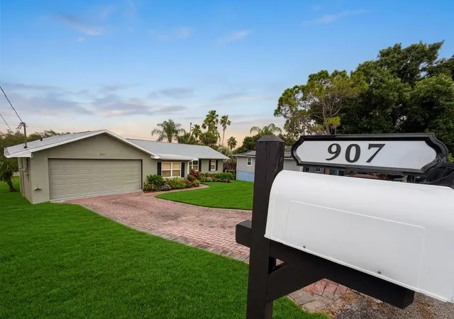 2nd image of 907 Valentina Dr, Dundee, FL 33838 | MLS# S5152144