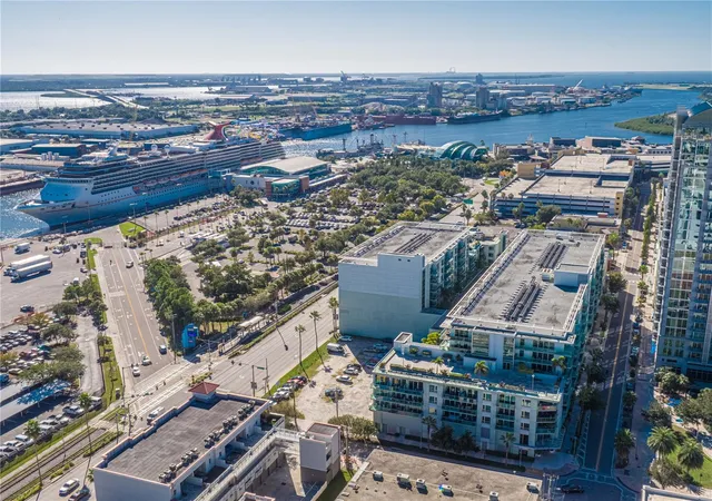 Listing Photo 2 - Condo for sale in building located at 111 N 12Th St, Tampa, FL 33602 - Unit #1325