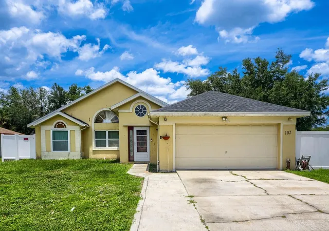 Photo 1 of Single family home for sale at 102 Carlisle Ct, Kissimmee, FL 34758 | MLS# O6418123 | Listing updated on 2026-06-23