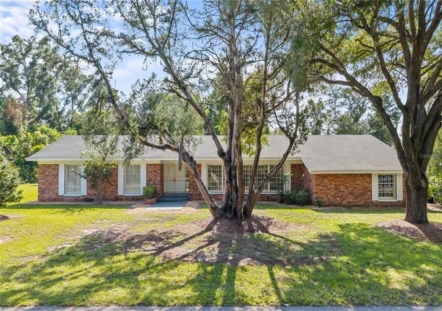 Homes for sale in Chiefland, FL | 214 Se 2nd St, Chiefland, FL 32626 | MLS# GC541319