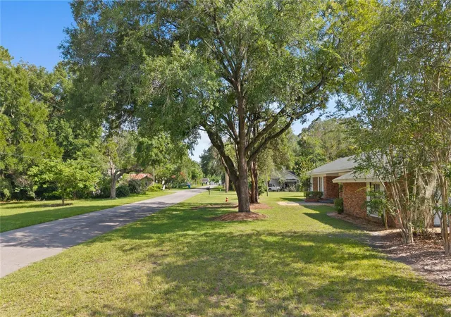 Homes for sale in Chiefland, FL | 214 Se 2nd St, Chiefland, FL 32626 | MLS# GC541319