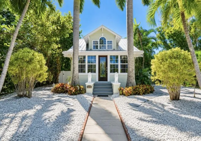 Homes for sale in St Pete Beach, FL | 3310 E Maritana Dr, St Pete Beach, FL 33706 | MLS# TB8520828