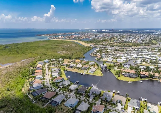 Photo 3 of Single family home for sale at 825 Manns Harbor Dr, Apollo Beach, FL 33572 | MLS# TB8520847 | Listing updated on 2026-09-05