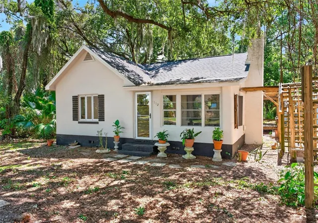 Photo 4 of Single family home for sale at 112 N Lake Ave, Leesburg, FL 34748 | MLS# O6418144 | Listing updated on 2026-10-19