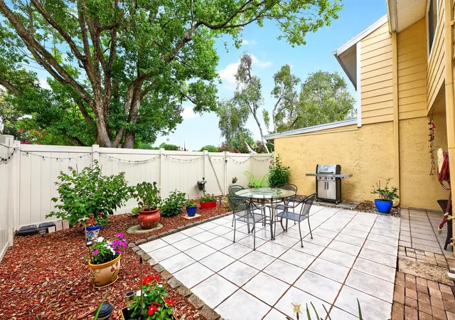 Listing Photo 4 - Condo for sale in building located at 2218 Mcmahon Ct, Orlando, FL 32812 - Unit #1038
