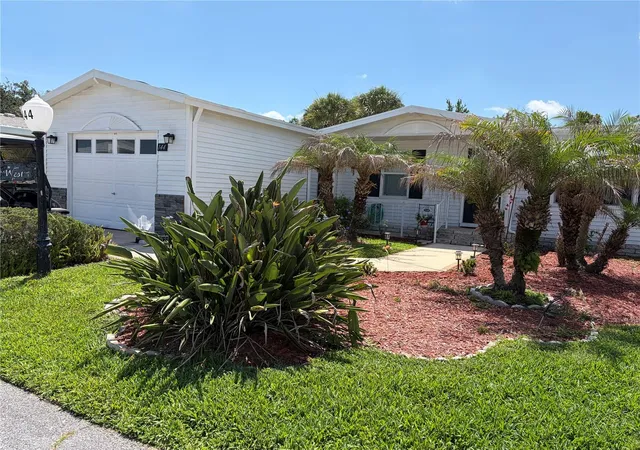 Photo 2 of Manufactured home for sale at 144 Victoria Dr, Haines City, FL 33844 | MLS# L4962887 | Listing updated on 2026-06-29