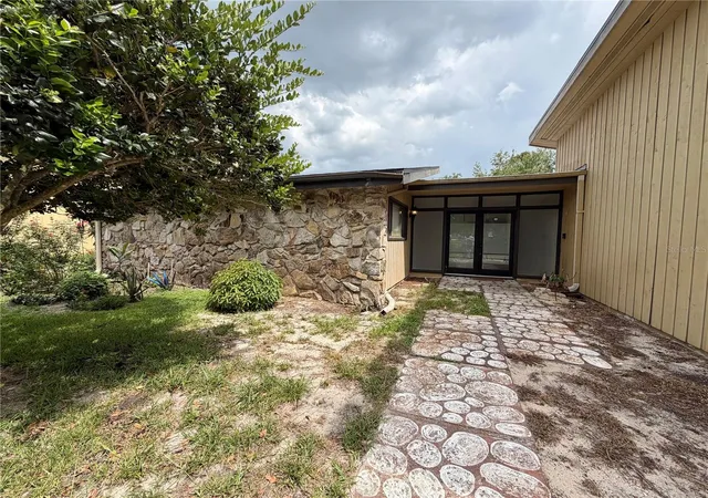 Photo 2 of Townhouse for sale at 6 Robyn Ln, Haines City, FL 33844 | MLS# O6418151 | Listing updated on 2026-08-15