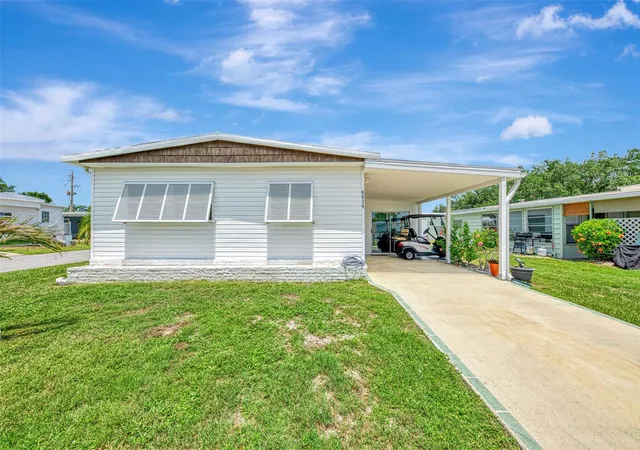 Photo 3 of Manufactured home for sale at 6639 Vista Ln, North Port, FL 34287 | MLS# N6144767 | Listing updated on 2026-07-22