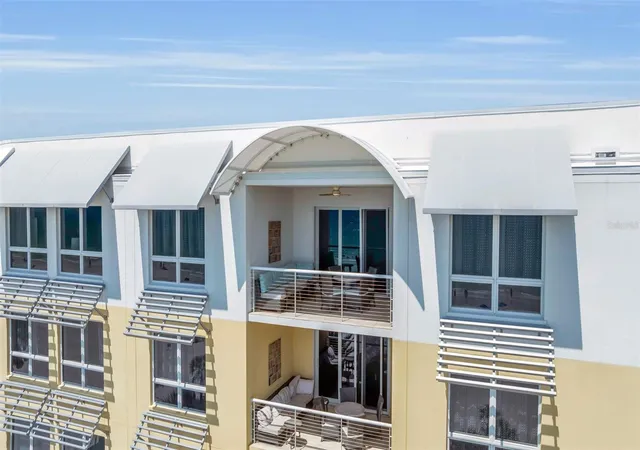 3rd image of 915 Seaside Dr #611, Sarasota, FL 34242 | MLS# A4697522