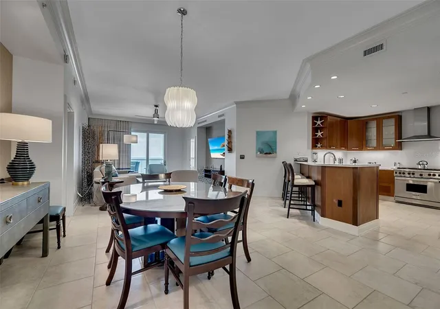 5th image of 915 Seaside Dr #611, Sarasota, FL 34242 | MLS# A4697522