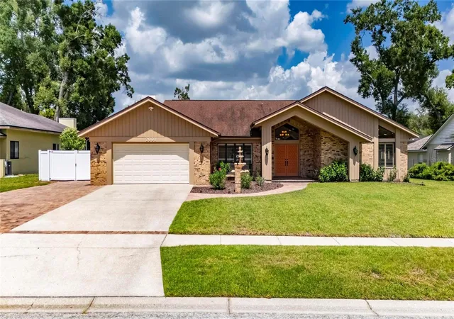 1st image of 2001 Cimmaron Run Dr, Valrico, FL 33594 | MLS# TB8520882