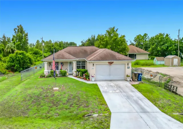 3rd image of 2903 38Th St Sw, Lehigh Acres, FL 33976 | MLS# C7527520