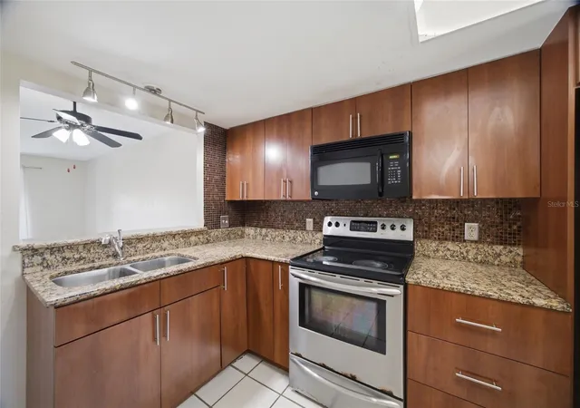 5th image of 6336 Newtown Cir #36C1, Tampa, FL 33615 | MLS# TB8520890