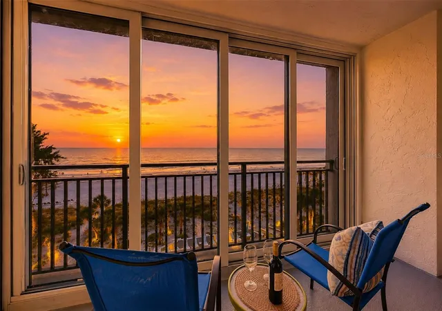 Listing Photo 3 - Condo for sale in building located at 20 Whispering Sands Dr, Sarasota, FL 34242 - Unit #501