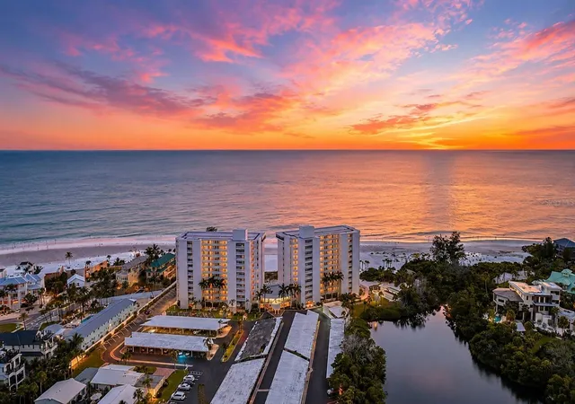 Listing Photo 4 - Condo for sale in building located at 20 Whispering Sands Dr, Sarasota, FL 34242 - Unit #501