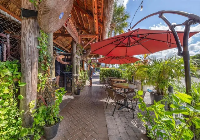 Listing Photo 2 - Condo for sale in building located at 20 Whispering Sands Dr, Sarasota, FL 34242 - Unit #501