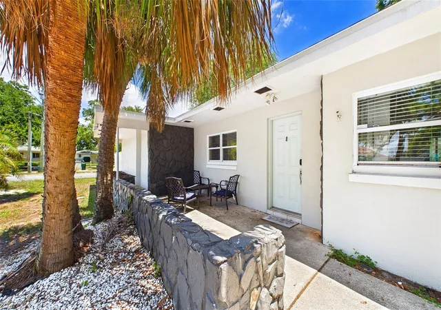 Photo 4 of Single family home for sale at 6400 Pelican Dr S, St Petersburg, FL 33707 | MLS# TB8520895 | Listing updated on 2026-09-25