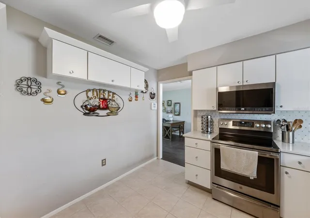Photo 4 of Single family home for sale at 3512 21st Avenue W, Bradenton, FL 34205 | MLS# A4697525 | Listing updated on 2026-09-28