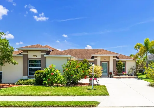 Photo 3 of Single family home for sale at 3215 55th Street E, Palmetto, FL 34221 | MLS# A4697527 | Listing updated on 2026-08-19