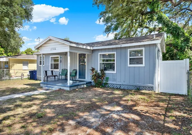 Photo 3 of Sale Pending at 2706 E 22nd Avenue, Tampa, FL 33605 | MLS# W7886873 | Listing updated on 2026-10-02