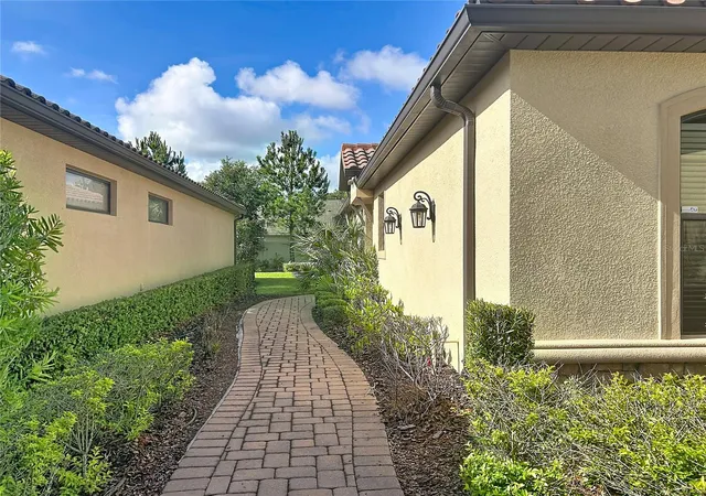 Photo 3 of Single family home for sale at 8335 Alberata Vista Dr, Tampa, FL 33647 | MLS# TB8520978 | Listing updated on 2026-08-07