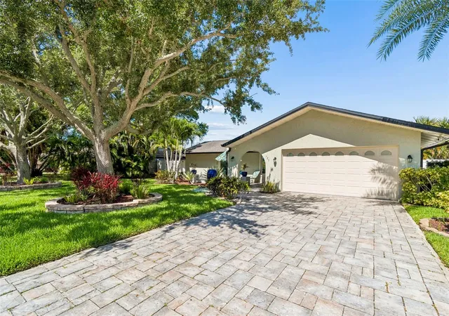 2nd image of 725 Del Oro Dr, Safety Harbor, FL 34695 | MLS# TB8521002