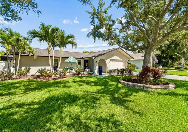 4th image of 725 Del Oro Dr, Safety Harbor, FL 34695 | MLS# TB8521002