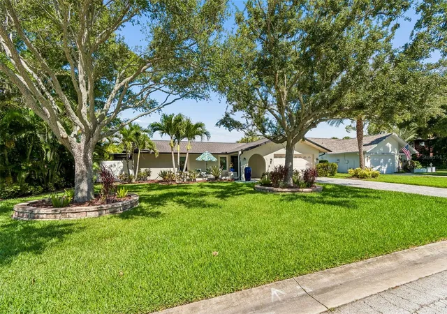 5th image of 725 Del Oro Dr, Safety Harbor, FL 34695 | MLS# TB8521002