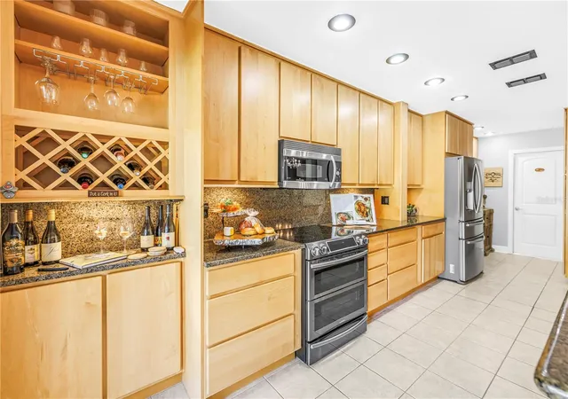 Photo 4 of Townhouse for sale at 990 San Carlos Ct NE, Saint Petersburg, FL 33702 | MLS# TB8521003 | Listing updated on 2026-09-12