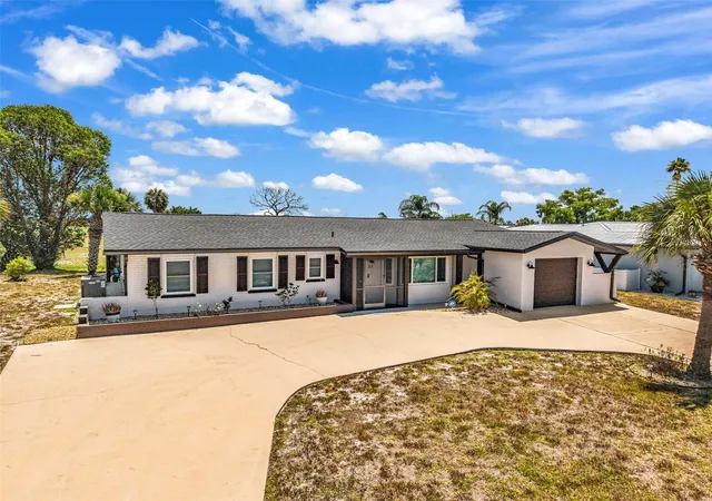 Photo 1 of Single family home for sale at 82 Rotonda Cir, Rotonda West, FL 33947 | MLS# TB8521009 | Listing updated on 2026-09-28