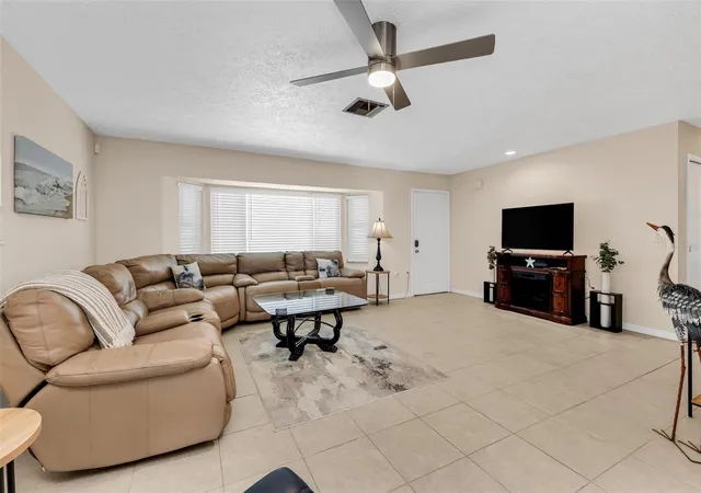 4th image of 82 Rotonda Cir, Rotonda West, FL 33947 | MLS# TB8521009