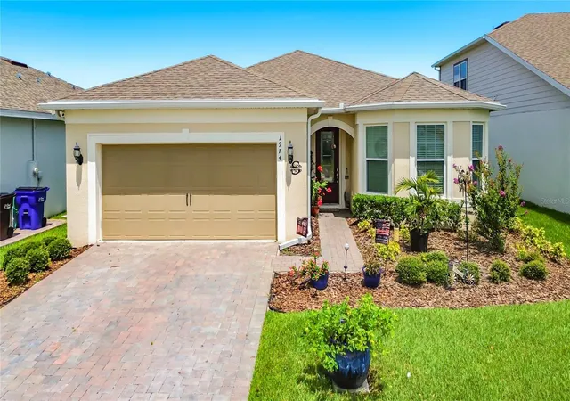 Photo 2 of Single family home for sale at 1974 Spring Shower Cir, Kissimmee, FL 34744 | MLS# O6418282 | Listing updated on 2026-10-06