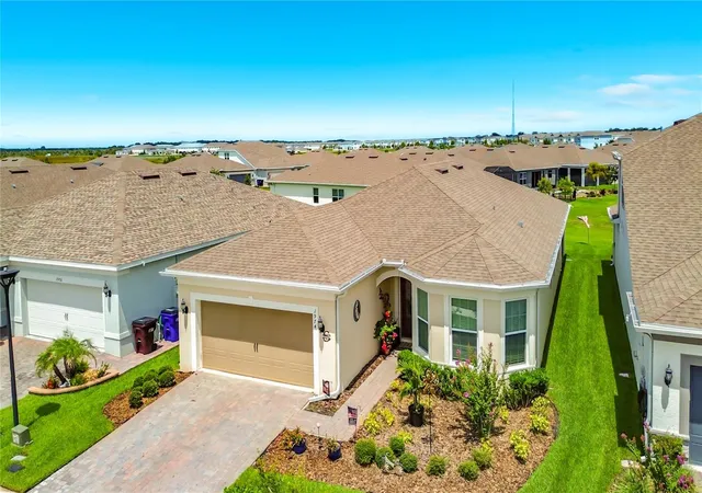 Photo 3 of Single family home for sale at 1974 Spring Shower Cir, Kissimmee, FL 34744 | MLS# O6418282 | Listing updated on 2026-10-06
