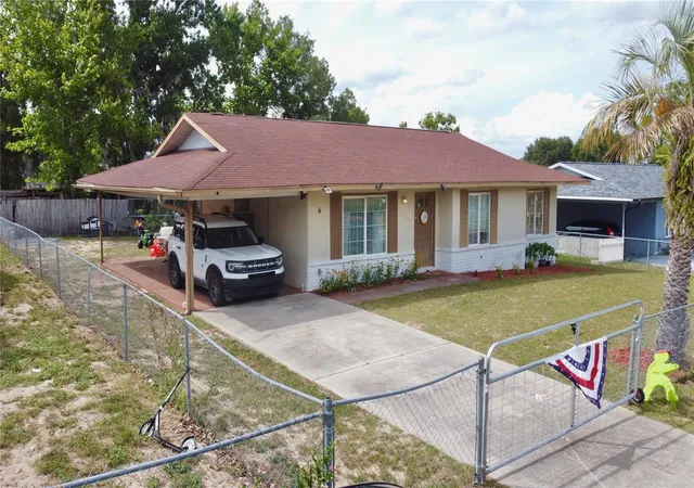 Photo 1 of Single family home for sale at 6 Spring Ln Way, Ocala, FL 34472 | MLS# OM726984 | Listing updated on 2026-10-06