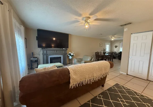 Photo 3 of Single family home for sale at 6 Spring Ln Way, Ocala, FL 34472 | MLS# OM726984 | Listing updated on 2026-10-06