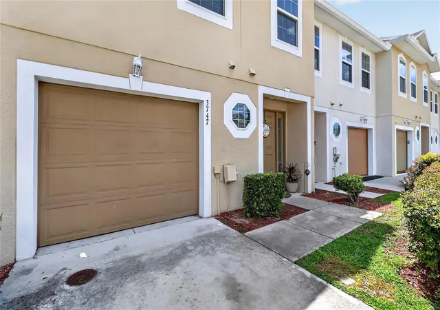 Photo 3 of Townhouse for sale at 3747 Woodbury Hl Loop, Lakeland, FL 33810 | MLS# L4962904 | Listing updated on 2026-08-29