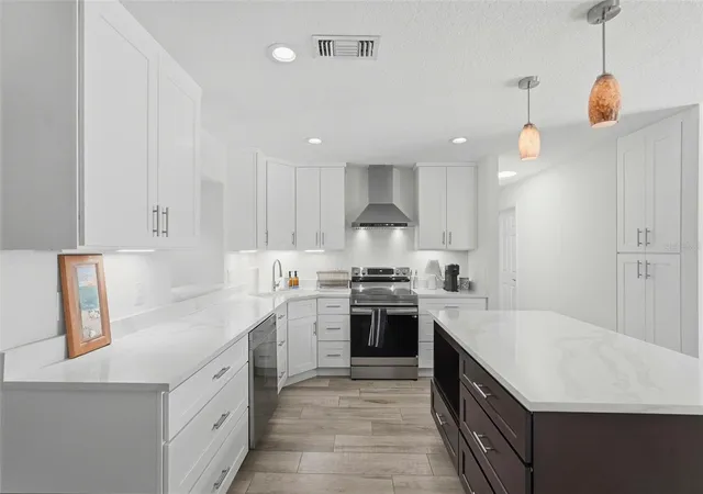 3rd image of 4145 Harrisburg St Ne, St Petersburg, FL 33703 | MLS# TB8521051