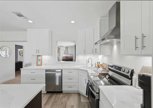 5th image of 4145 Harrisburg St Ne, St Petersburg, FL 33703 | MLS# TB8521051