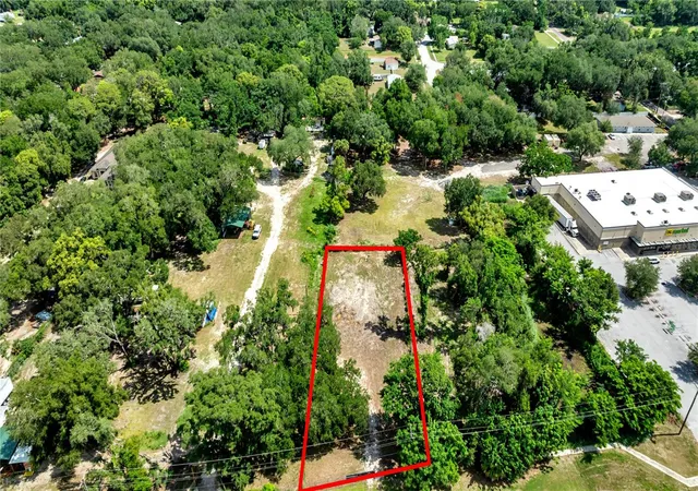 4th image of 9924 Rockhill Rd, Thonotosassa, FL 33592 | MLS# TB8521052