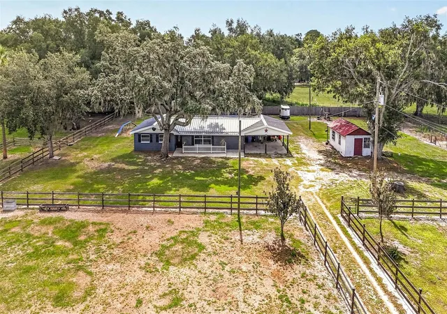 Photo 3 of Single family home for sale at 5702 Tindale Rd, Plant City, FL 33565 | MLS# TB8521055 | Listing updated on 2026-10-09